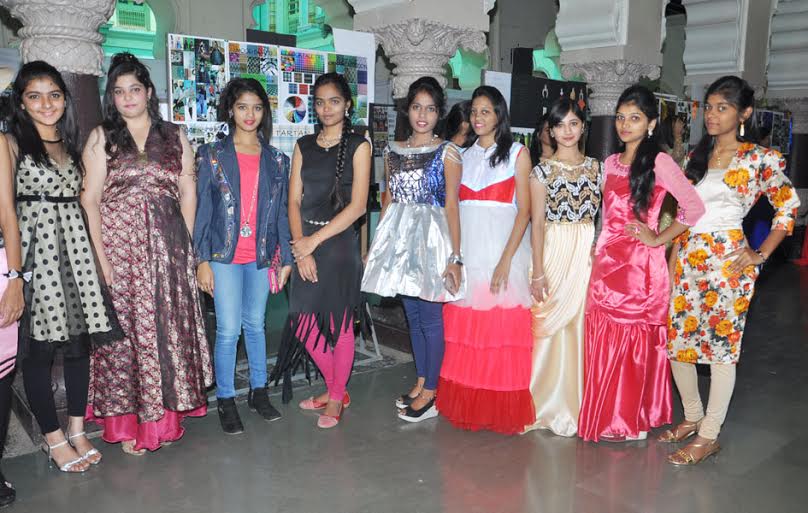 DKTE College Students Organise Exhibition in Fashion Designing DKTE College Students Organise Exhibition in Fashion Designing