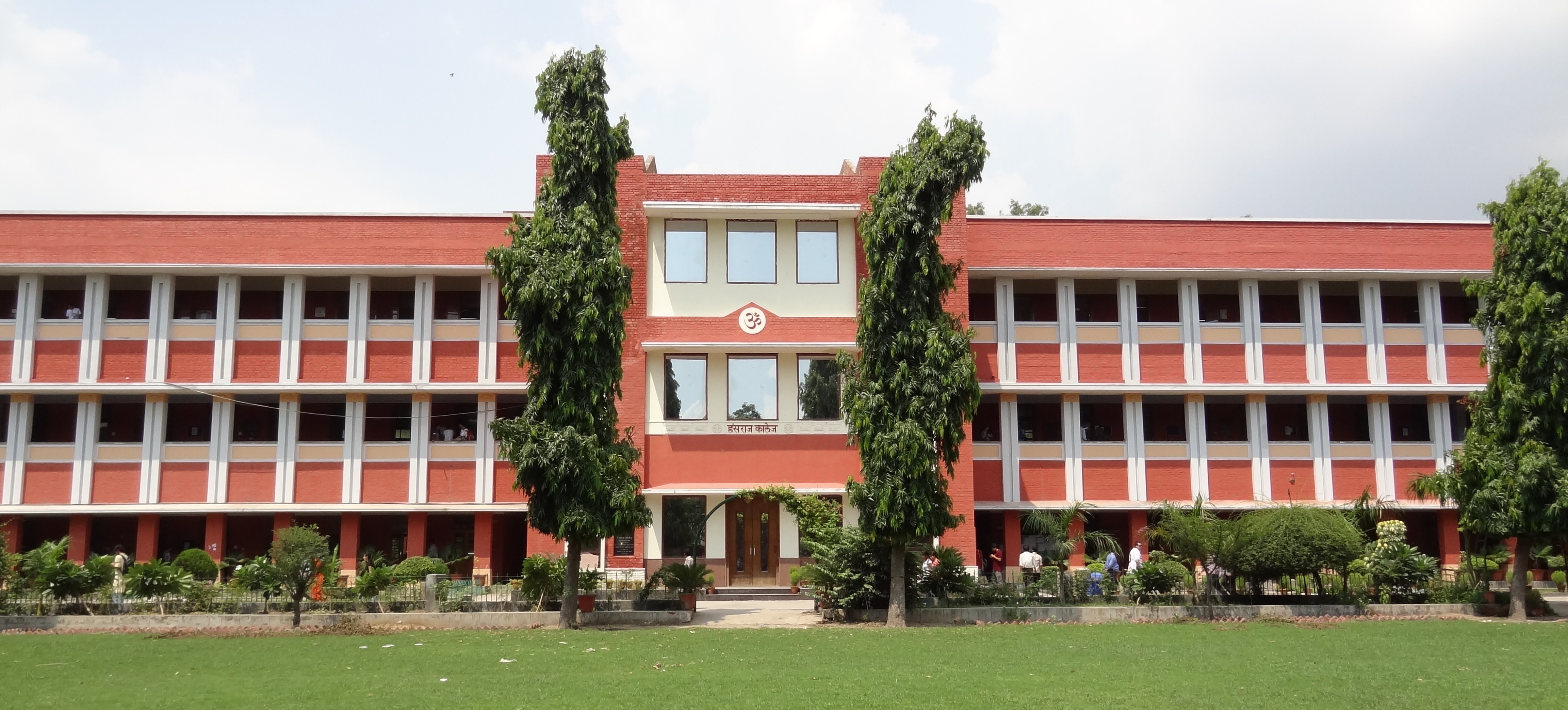 List Of North Campus Colleges In Delhi University (DU) - Check Top 10 ...